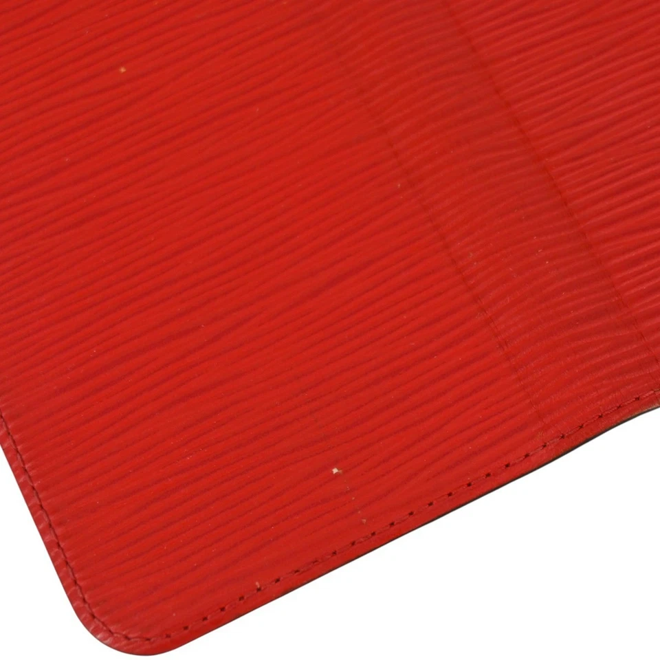 Funda de teléfono Louis Vuitton roja de cuero Epi para iPhone 6+ Foto 4 de 4