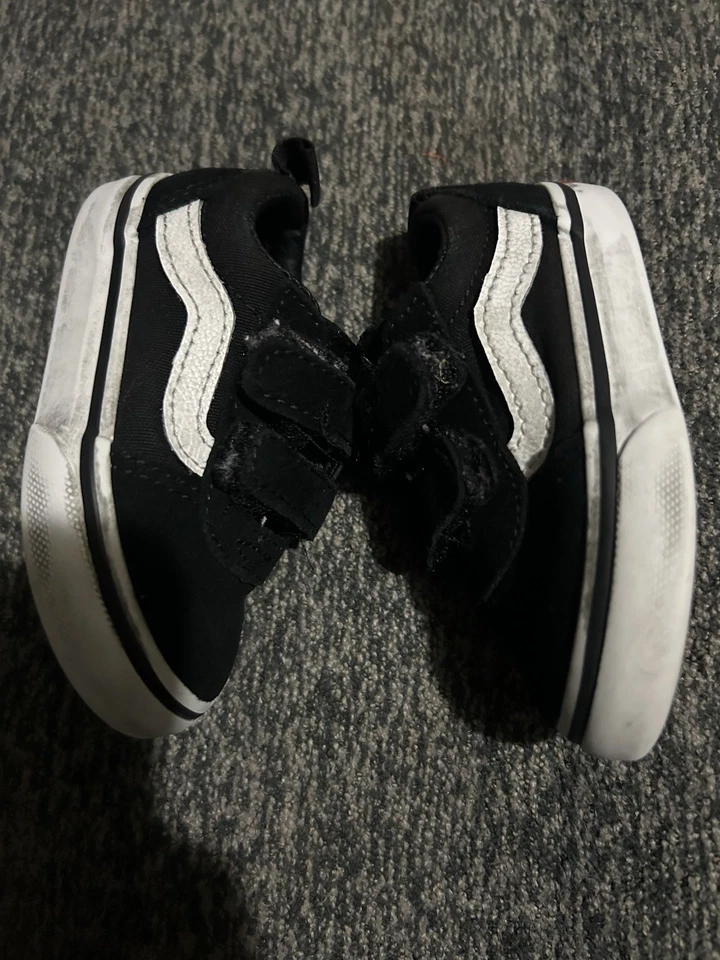 Vans Old Skool V Low Top Black White Toddler Size 4 - Image 4 of 4