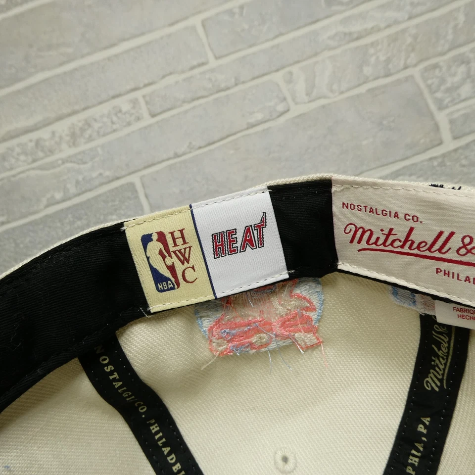 Miami Heat Mitchell & Ness HWC Hardwood Classics 2012 Champions Pink Blue Size 8 - Image 4 of 4