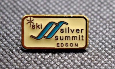 Silver Summit  Ski Pin Edson Alberta Canada  Permantly closed  (1969-2018)