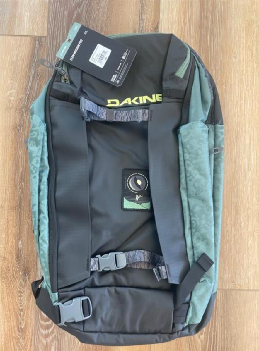 Dakine Mission Pro 32 Liter Backpack Louif Paradis Snowsport Pack