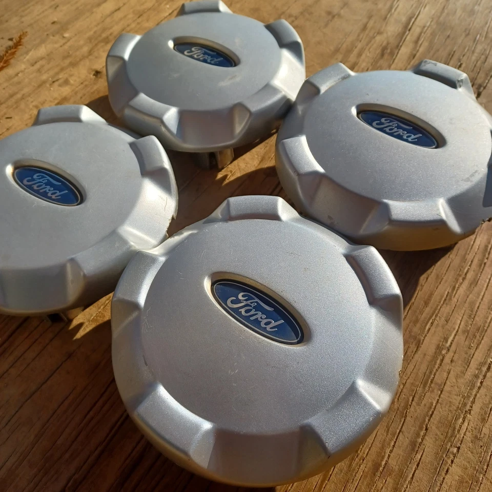 Ford Escape center cap set of 4, 2001-2006 part number YL84 1A096 EB S2 - Image 2 of 3