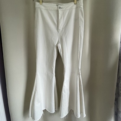 Free People Ivory White Size 31 Flare Bell Bottom Denim Jeans Boho 70s Raw Hem