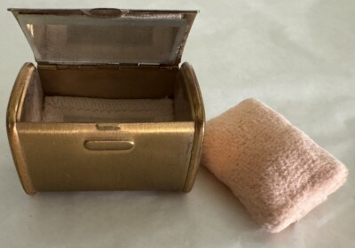 Vintage Compact Powder Elegant Brushed Gold Mirror Compact 