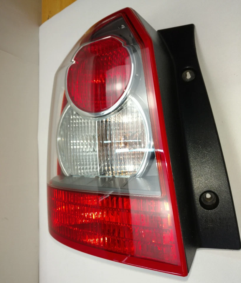 Luz trasera lado izquierdo del conductor Land Rover LR2 2008-2010 FABRICANTE DE EQUIPOS ORIGINALES Foto 4 de 4