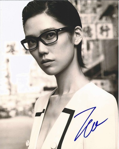 model tao okamoto hand signed authentic 8x10 photo b w/coa