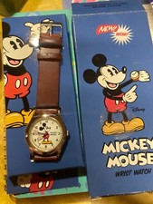Disney NIB Unisex Mickey Mouse Vintage Classic Leather Strap watch MK5471