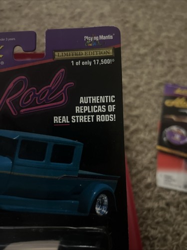 1929 CREW CAB BEIGE 8 HOT RODS 1:64 JOHNNY LIGHTNING - Picture 2 of 9