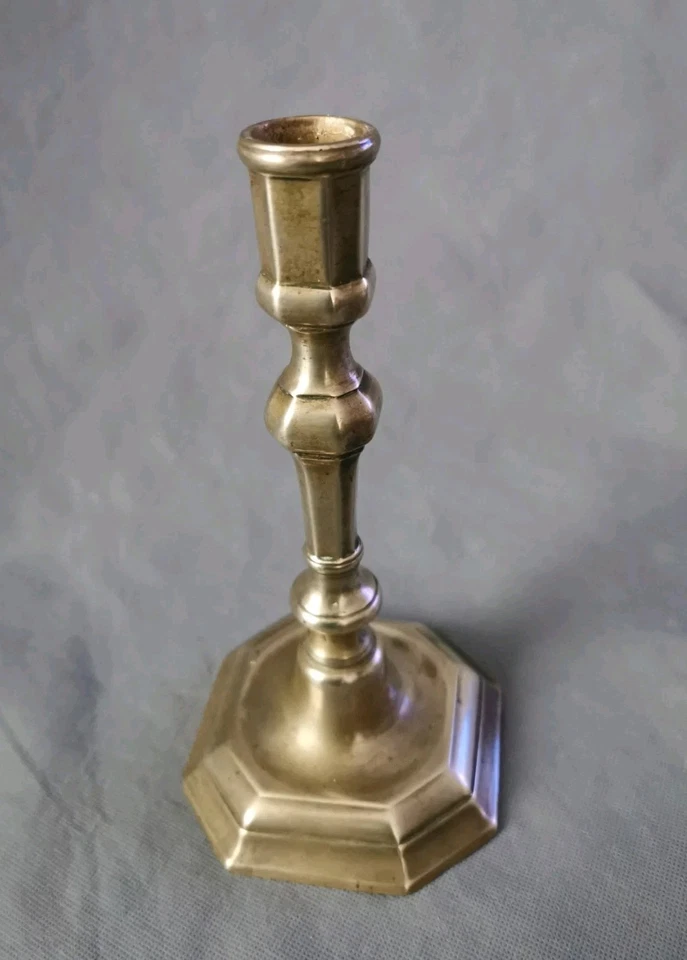 Bougeoir chandelier balustre en laiton/bronze 18 ème siècle - Photo 2/4