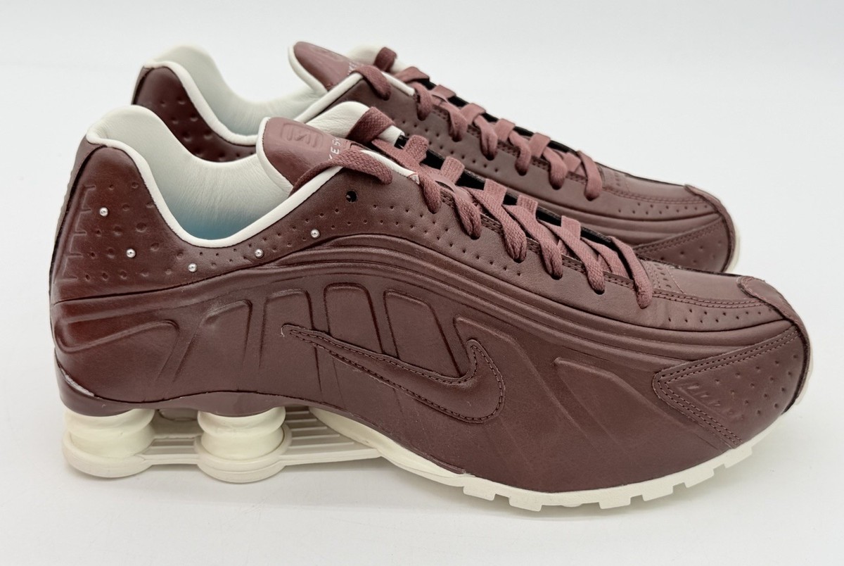 Women's 10 / Men's 8.5- Nike Shox R4 Unisex Rosewood Brown IM6690