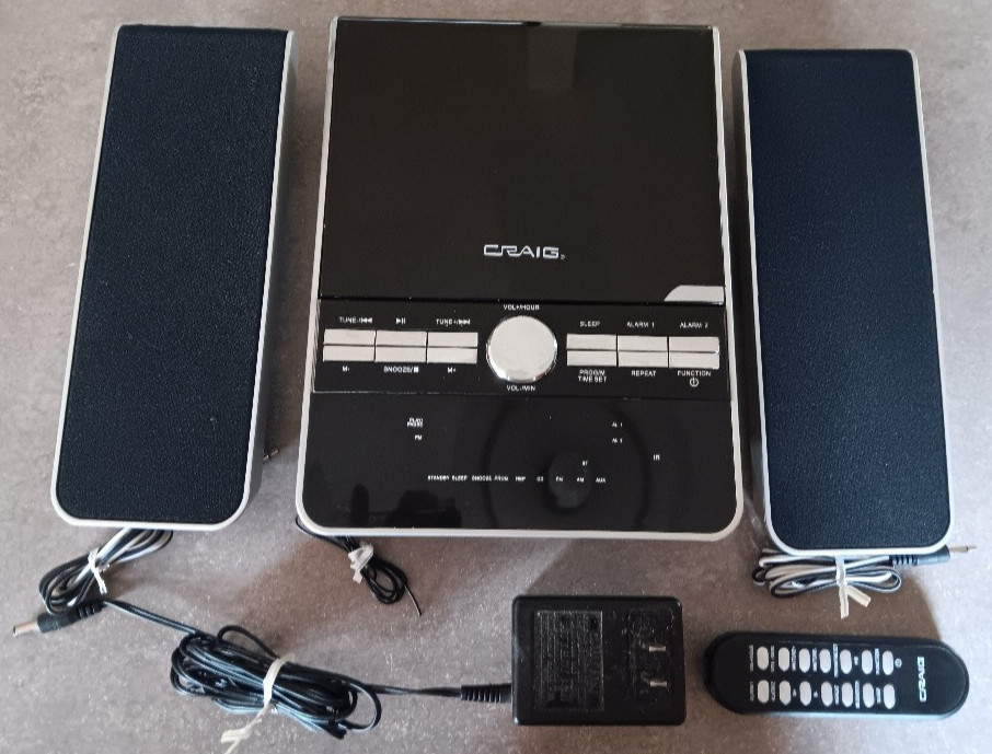Craig CD Player Stereo Desktop or wall mount AM FM Radio Alarm Clock -tested