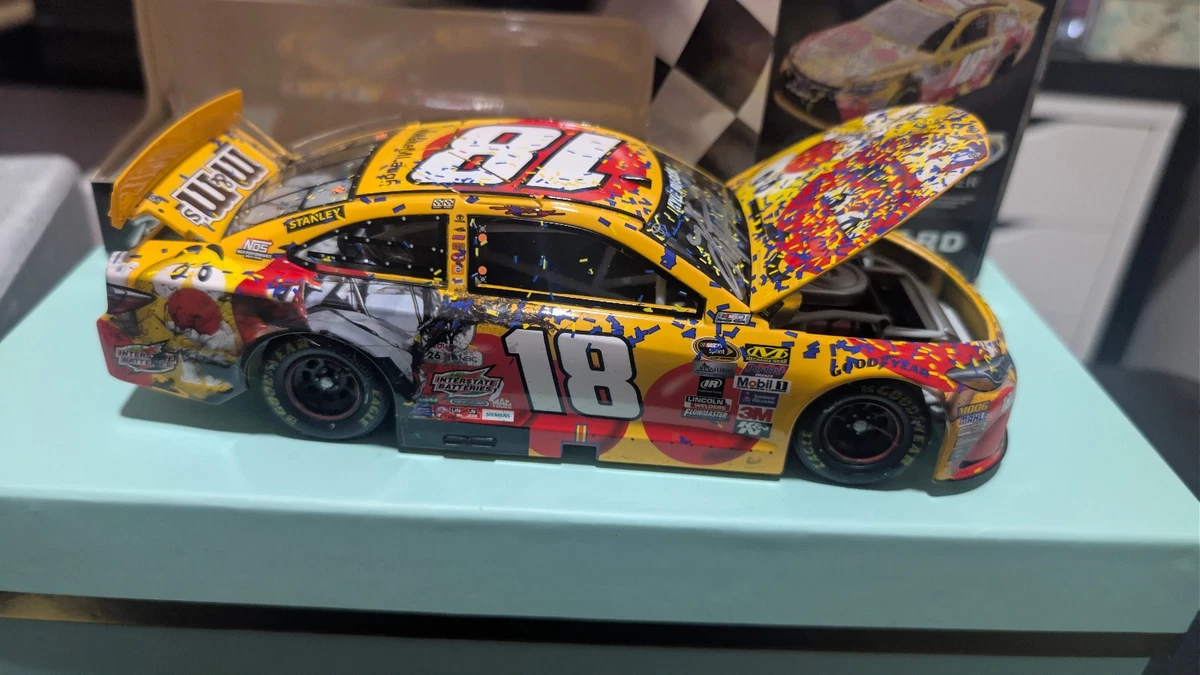 ナスカー 1/24 カイル ブッシュ トゥイックス テキサス ウィン 2021 Toyota Diecast NASCAR Racecars 1:24 Kyle Busch Diecast Racing Cars