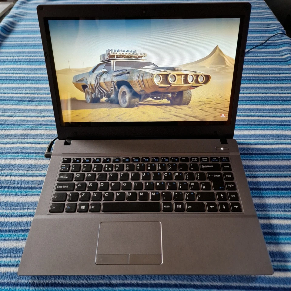 Clevo (Ergo) W547CZ Pantalla Táctil, Celeron, 14", Windows 10, Disco Duro 500Gb, 8Gb RAM Foto 2 de 4