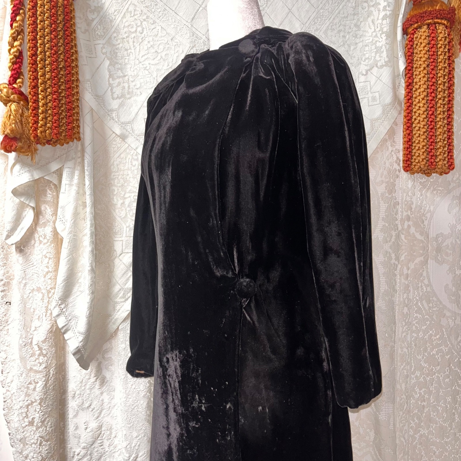 Antique 1930s Silk Velvet Evening Coat w/ Draped … - image 6