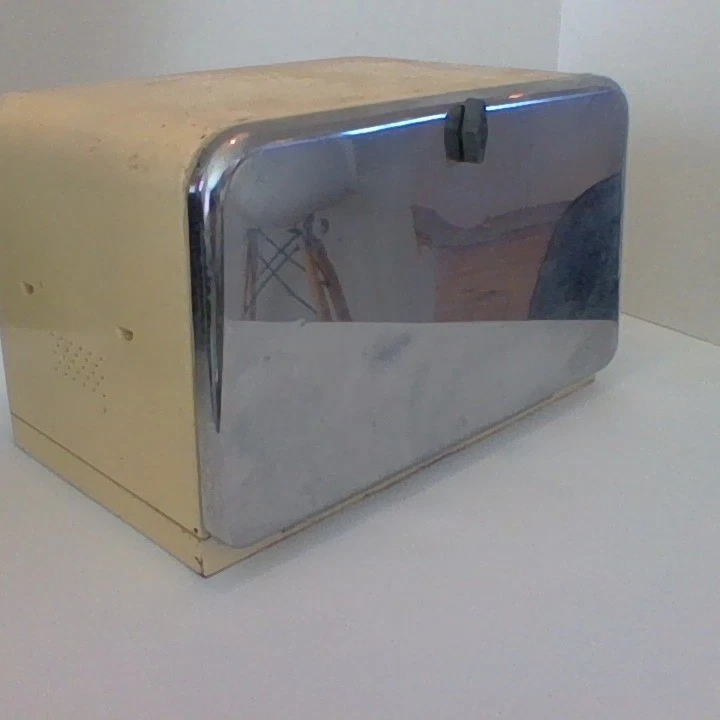 Vintage Pantry Queen Bread Box / Chrome & Yellow With Flour and Sugar Tins
Opens in a new window or