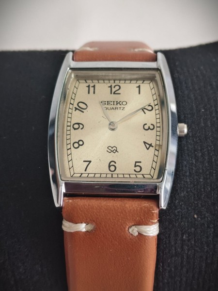 Clásico Vintage Seiko Slim Reloj de Pulsera para Hombre - Correa de Cuero - Esfera Dorada 4