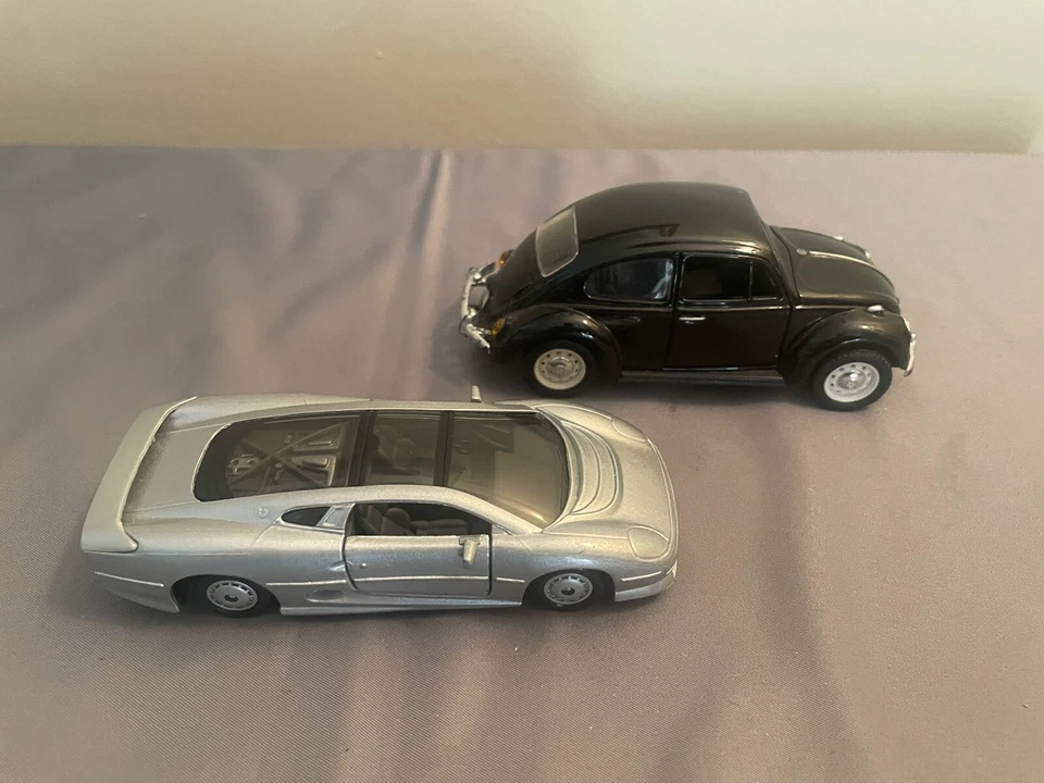 Maisto, Welly, Malibu National Motor Museum Jaguar Xj220 VW Beetle Die cast Cars - Image 3 of 4