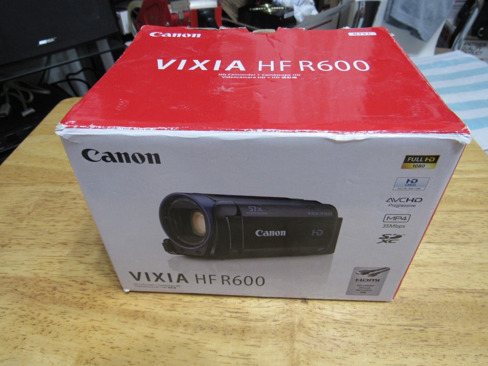 Canon Vixia HF R600 FULL HD 1080 MP4 35Mbps Camcorder Battery 32GB Card Charger
