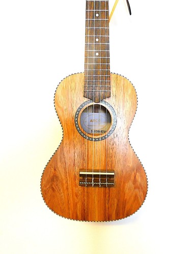 APC CT Traditional Solid Koa Concert Ukulele- hand made in Portugal - Picture 2 of 6
