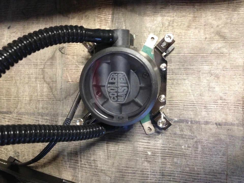 Cooler Master | Master Liquid Pro 240 All-in-One CPU Liquid Cooler | WYSIWYG - Image 3 of 4