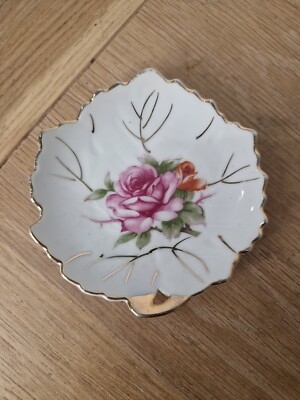 Vintage Leaf Shape White Trinket Dish, Wth Rose Pattern 1ocm X 10.5cm