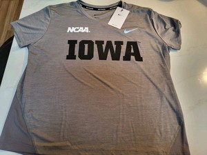 Iowa Hawkeyes Nike Womens  Large Dri-Fit Running New With Tags