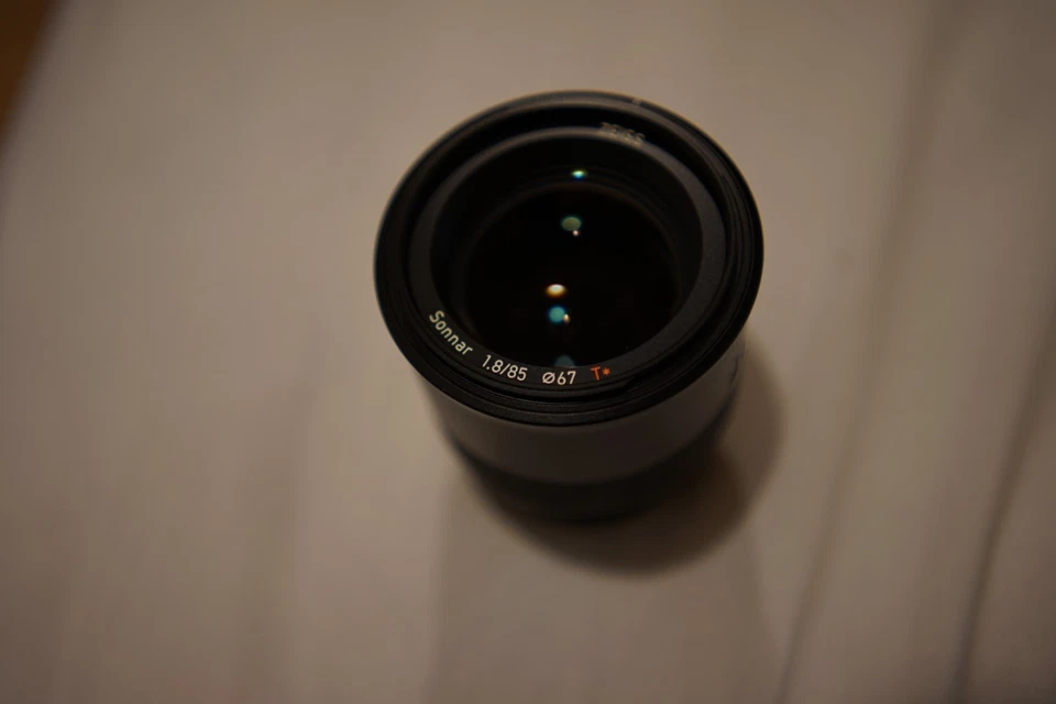 Lente Zeiss Batis AF 85mm f1.8 Sonnar T* Montaje Sony E Marco Completo FE Foto 3 de 4