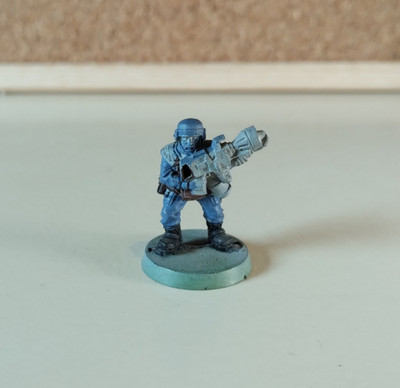 Warhammer 40k Astra Militarum / Imperial Guard Cadian Shock Troop Flamer Metall