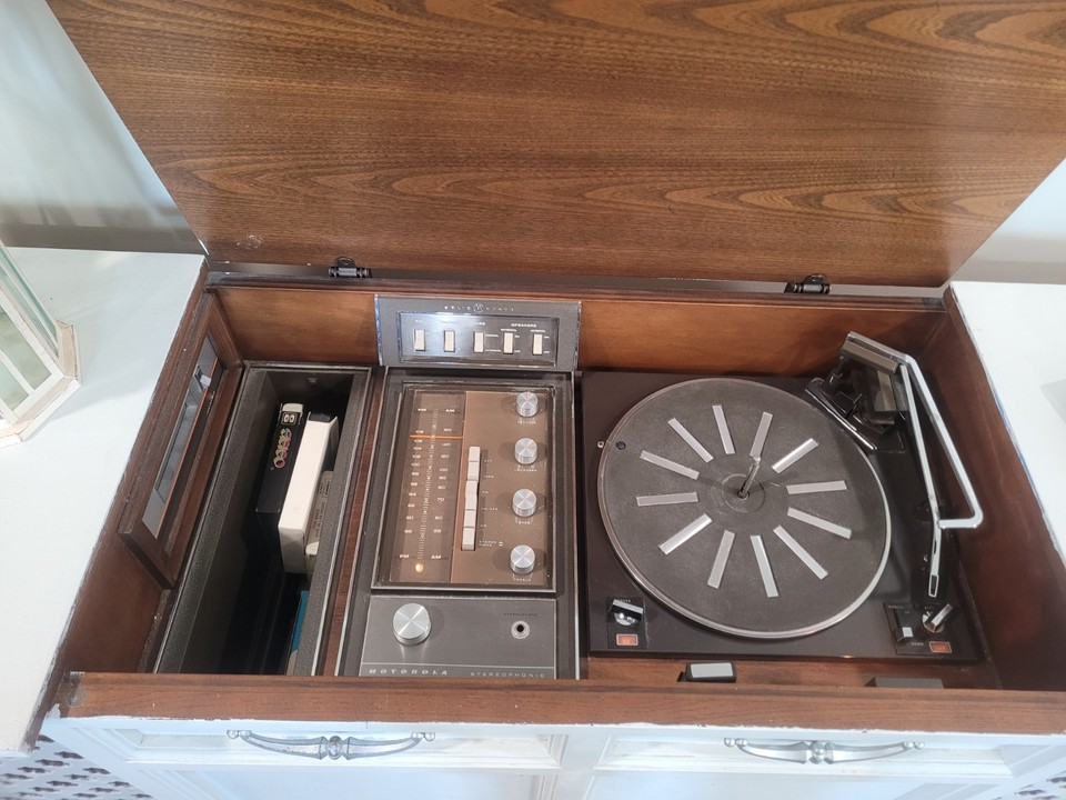 Vintage Motorola AM/FM Stereo Console/ Record & 8track Player Model ...