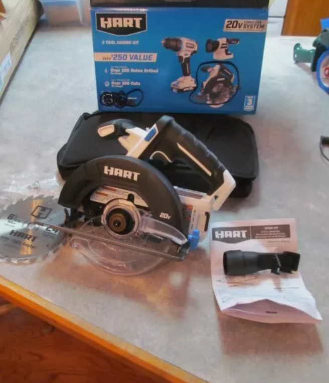 20 Volt Circular Saw New Dewalt DCS565B 20V 20 Volt Max 6-1/2