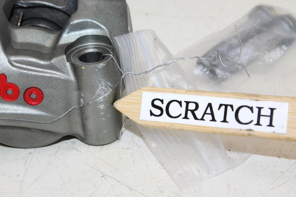 Juego de pinzas de freno delanteras Brembo Aprilia RSV4 R Aprc Abs 1100 2014 de fábrica Foto 3 de 4