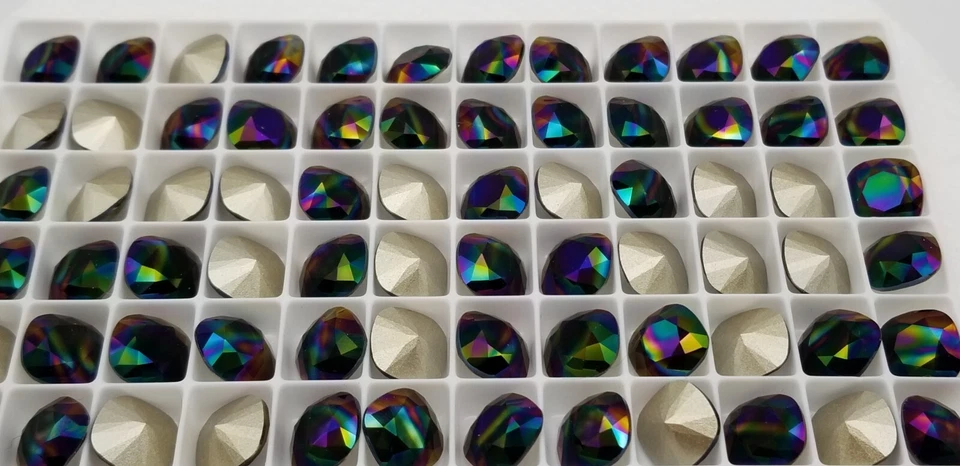 4470 Swarovski Crystal (001) Rainbow Dark (RABDK)-10mm   4pcs/Pack - Image 2 of 3