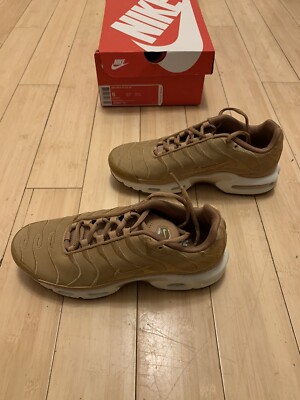 tan nike air max plus