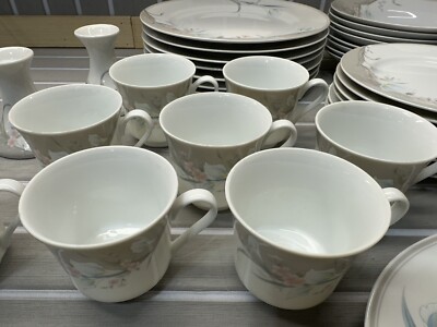 Vintage Rare & Beautiful Baker Hart & Stuart Japan-made 43-Piece