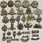 WW1/WW2 BRITISH UNITED KINGDOM MILITARY BADGE JOB LOT x34 CAP COLLAR TITLES BEF