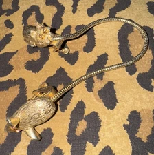 Rare Vintage Jewelry Cat Chasing Mouse Sweater Clips With Chain Goldtone 1748