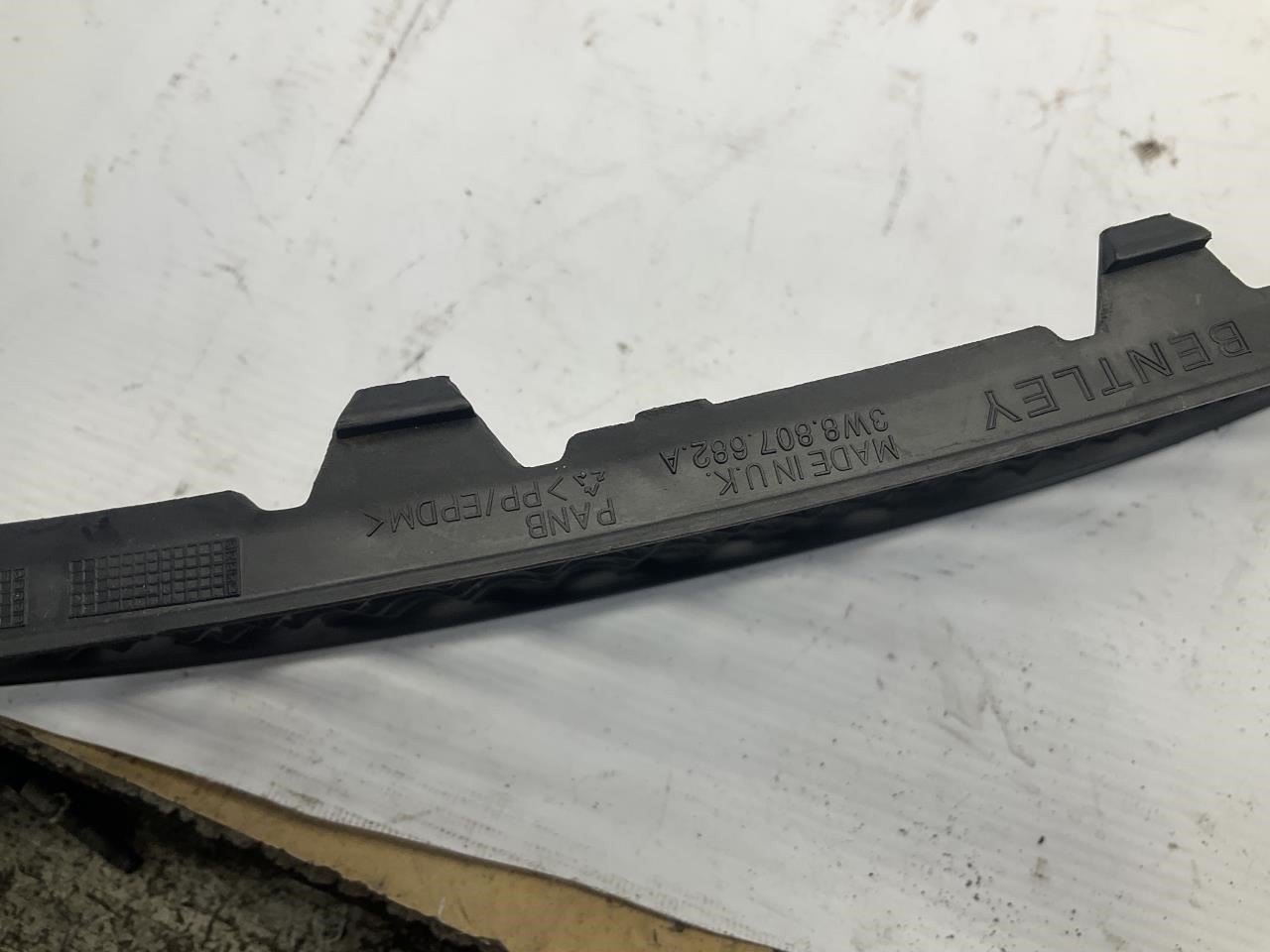 Bentley Continental GT 2003-2008 Front Right Lower Bumper grille P/N 210275061