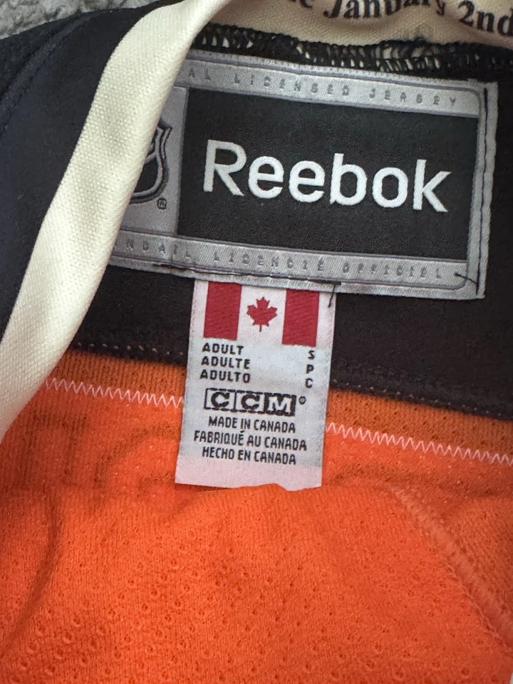 Claude Giroux Flyers Winter Classic Jersey, Small RARE! - Image 4 of 4