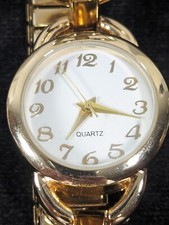 Womans White Dial Round Gold Tone Case Stainless Steel Stretch Band Watch 7.5 In