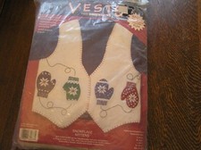 1996 Dimensions VESTS Ivory SNOWFLAKE MITTENS Holiday Craft Kit Felt Size SM XXL