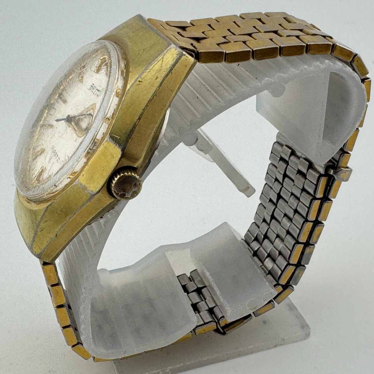 Vintage Benrus Quartz Watch Men Gold Tone Stretch Day Date 