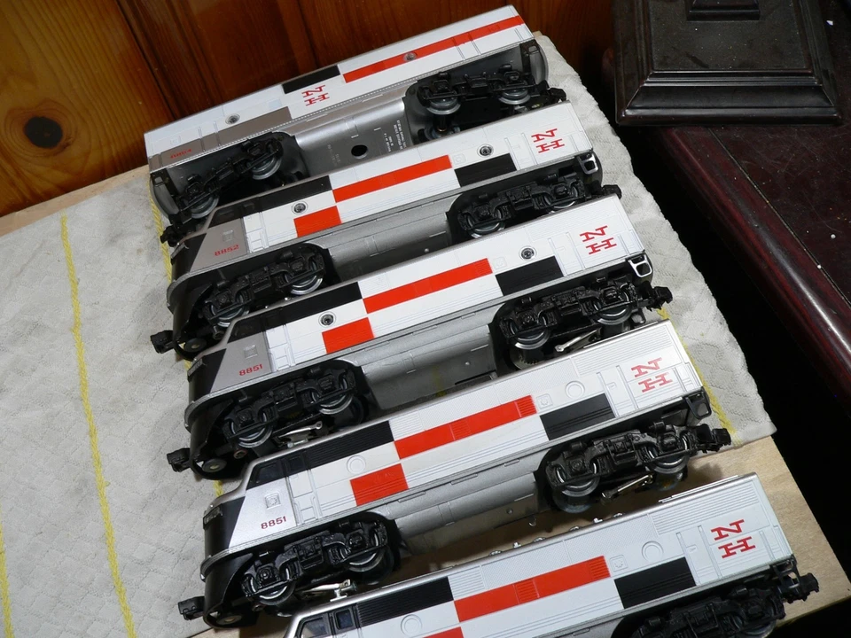 Lionel O F3 A ABA A New Haven f3 5 UNITS 2 POWERED 3 NONPOW. START YOUR OWN YARD - Image 3 of 4