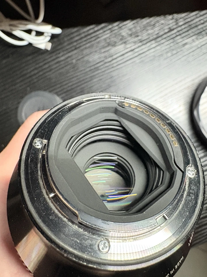 Lente zoom artístico Sigma 24-70 mm f/2,8 DG DN para cámaras sin espejo Sony con montura E Foto 3 de 4