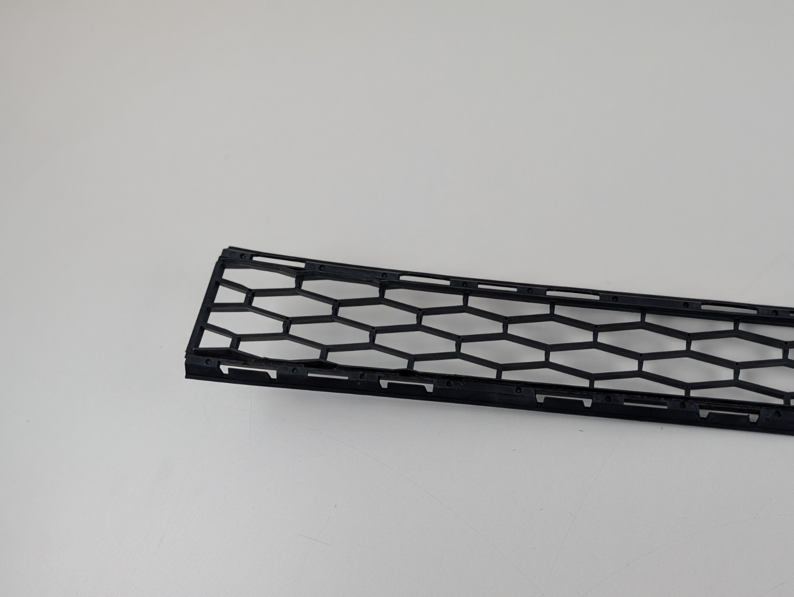 Maserati Ghibli 2014-2017 Front Right Lower Center grille