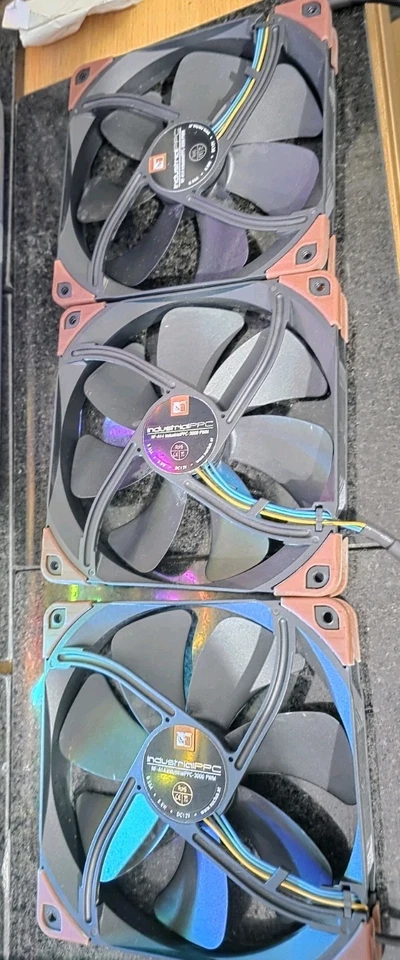 Noctua NF-A14 iPPC-3000 PWM, Hochleistungslüfter, 4-Pin, 3000 U/min (140 mm, bl