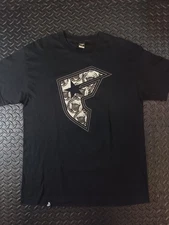 famous stars and stripes black tee shirt y2k vintage Deadstock Travis Barker