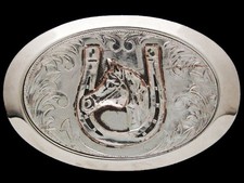 JF17108 VINTAGE 1970s  HORSE HEAD IN HORSESHOE  SILVERTONE WESTERN BELT BUCKLE