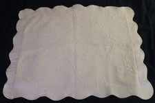 VTG  Matelasse White Pillow Sham Envelope Close Floral w/ Scalloped Edges