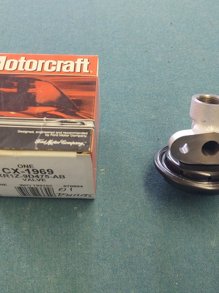 Motorcraft EGR Valve CX 1969 . 2001 Ford Taurus - Image 3 of 3