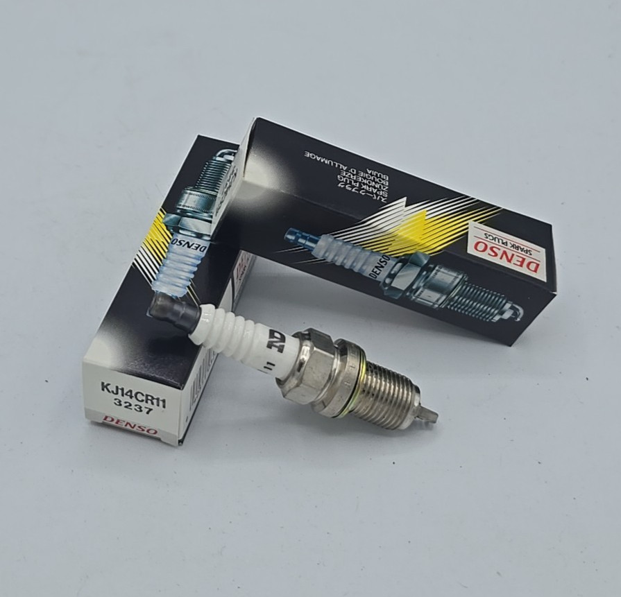 Lot of 2 NIB Denso 3237 U-Groove Spark Plugs-KJ14CR11    SP-05